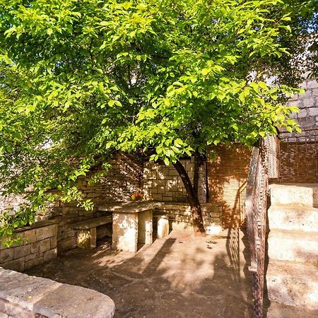 Old Small Stone House Zrnovo 外观 照片