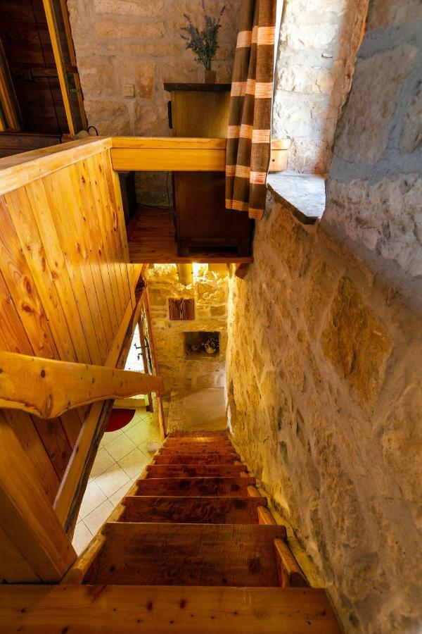 Old Small Stone House Zrnovo 外观 照片